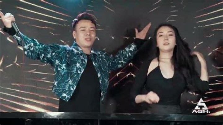 'Tòng Phu' - 越南语 歌曲
