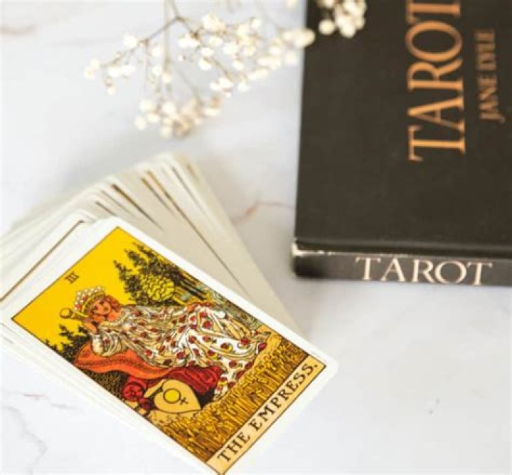 47 Effective Tarot Questions To Ask About Love, Life & Work