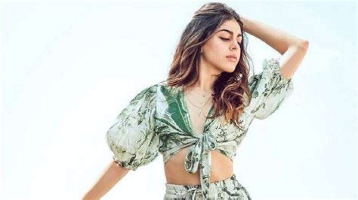 Alaya F flaunts bikini body, well-toned abs; check out her smoldering HOT photos