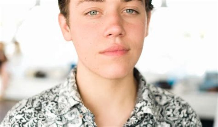 Ethan Cutkosky Net Worth, Age, Height, Weight, Wife, Wiki, Family 2023