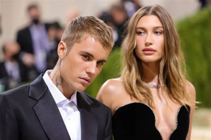 Hailey Baldwin Bieber net worth,Wiki,Bio,and Many more