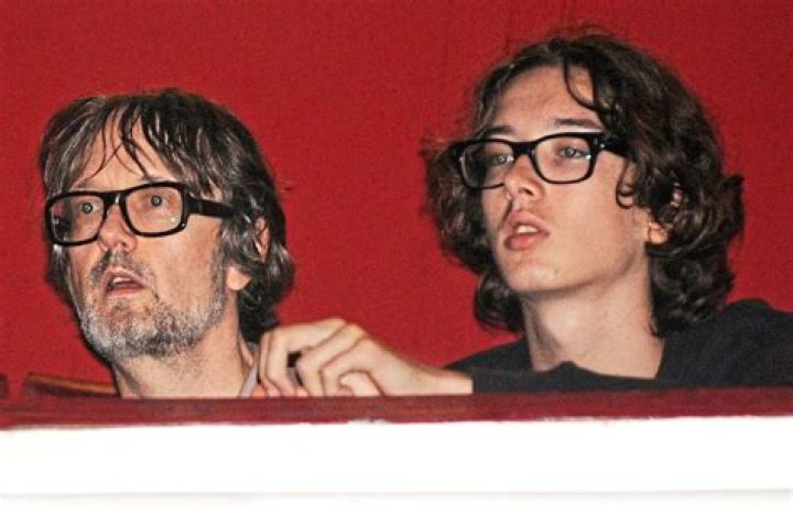 Jarvis Cocker’s teenage son Albert is his spitting image at Feist concert | London Evening Standard