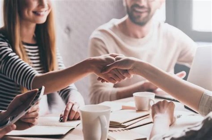 Modèle pacte associé WORD simple et gratuit