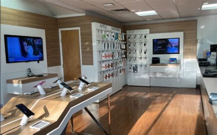 Optimum's Riverhead, NY store | Mobile Phones & Home Internet