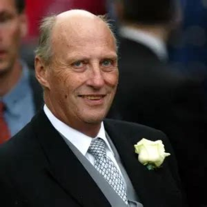 Salary, Income, Net Worth: Harald V - 2024