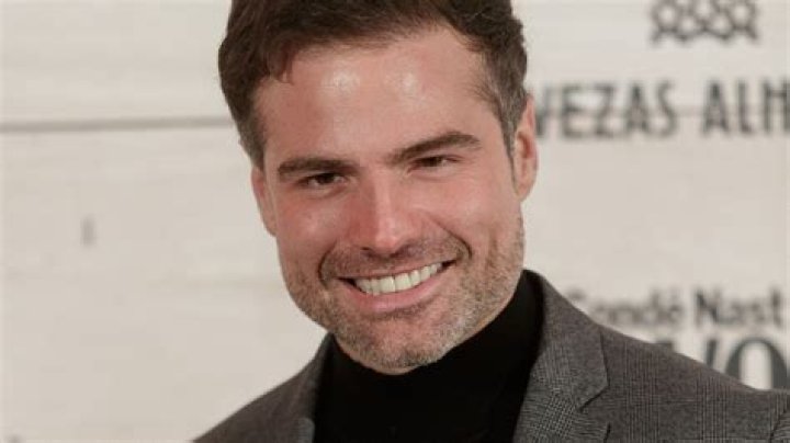 Telenovela Heartthrob Roberto Manrique Comes Out as Gay